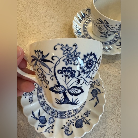 Blue Nordic by J& G Meakin classic blue onion pattern set of 2 cup and Saucers - Picture 3 of 16